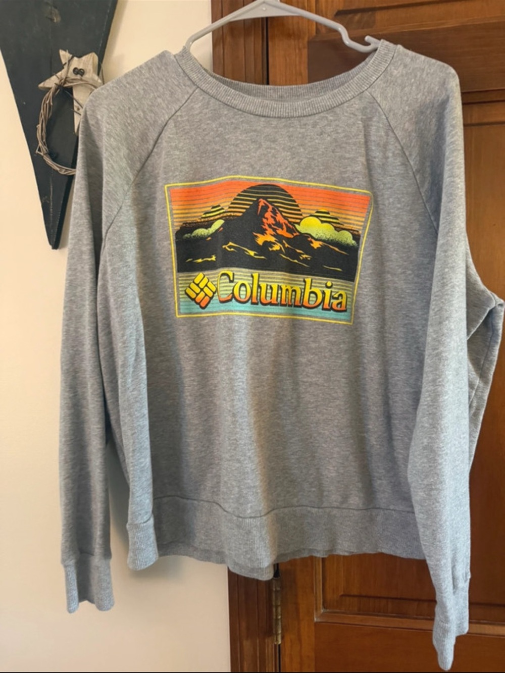 Columbia Light Gray Crewneck with Multicolor Sunset Graphic